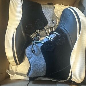 SOREL Out N About IV Waterproof Duck Boot - Kids